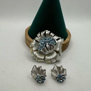 Beautiful signed blue rhinestone vintage Coro set
